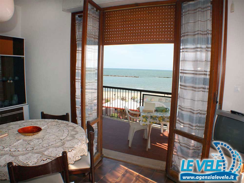 ANTARES T12: Affitto casa vacanza con balcone angolare vista mare ai Lidi Ferraresi