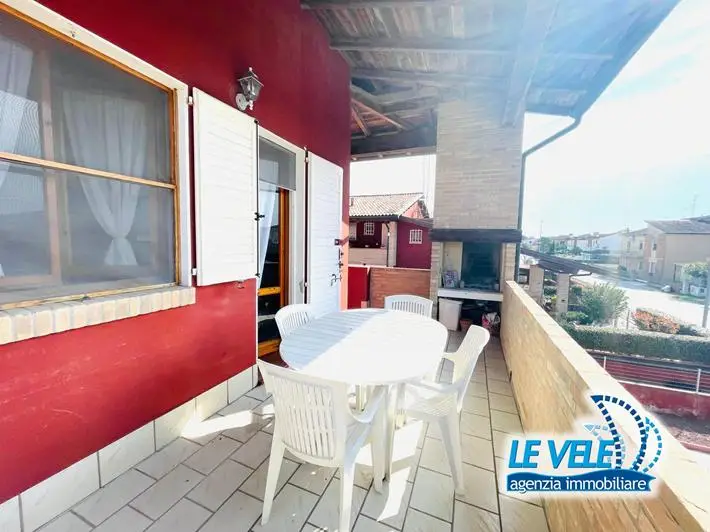 RESIDENCE AMDROMEDA II: Affitto villa al primo piano in quartiere residenziale